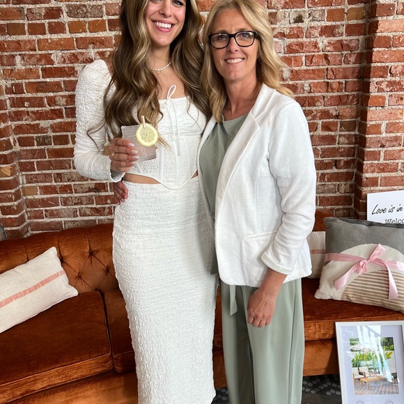 White Textured Two-Piece Set - Picture 6 of 6